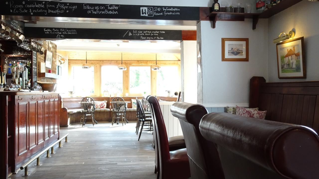 The Furze Bush Inn Newbury  Eksteriør billede